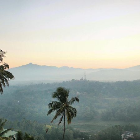 Serenity Hill Oasis Hotel Kandy Exterior photo