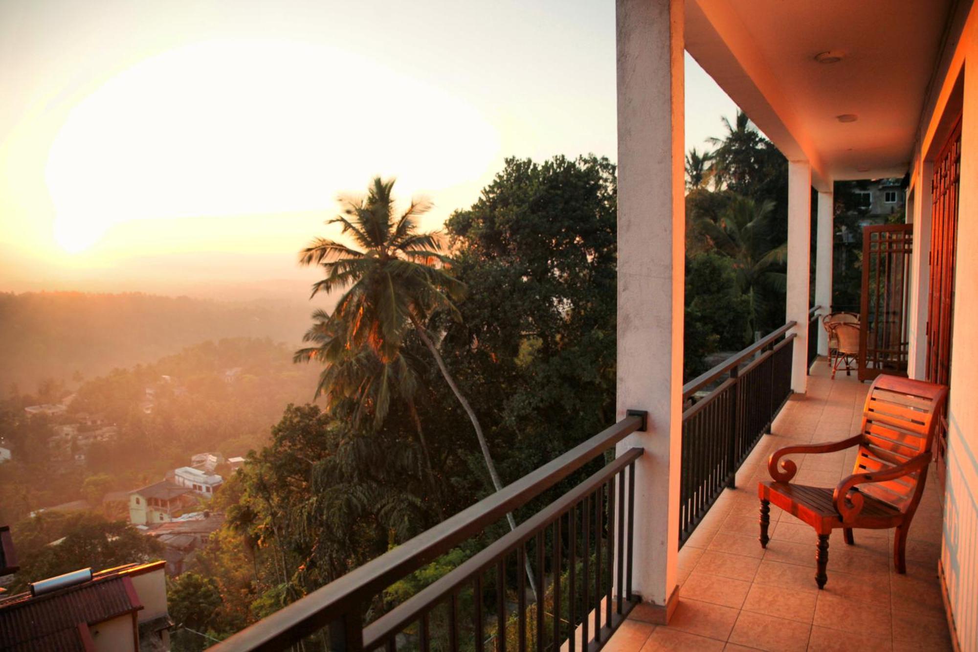 Serenity Hill Oasis Hotel Kandy Exterior photo