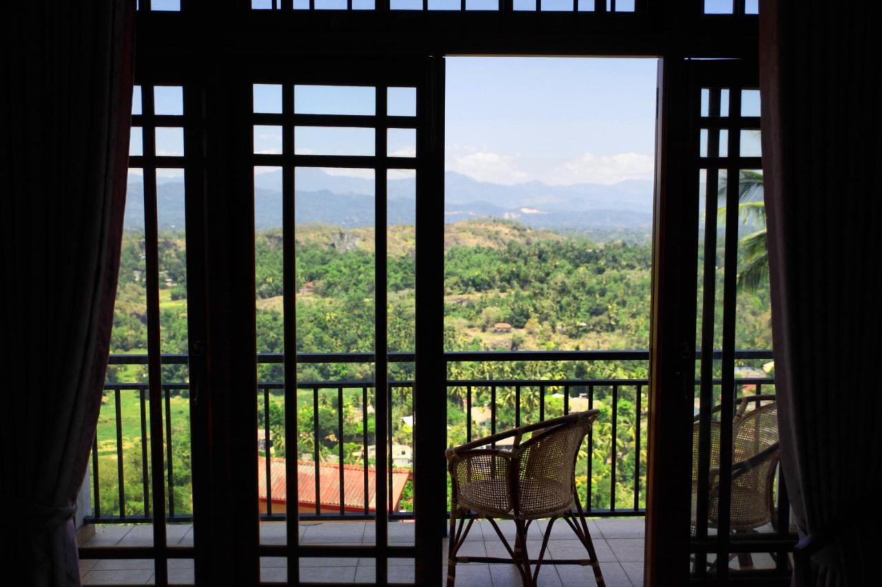 Serenity Hill Oasis Hotel Kandy Exterior photo